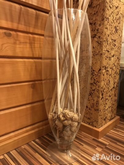 Большая стеклянная ваза