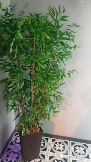 Искусственные деревья и зелень