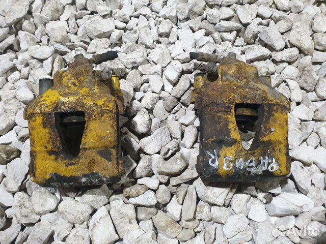 Суппорт передний Шкода Фабия 2