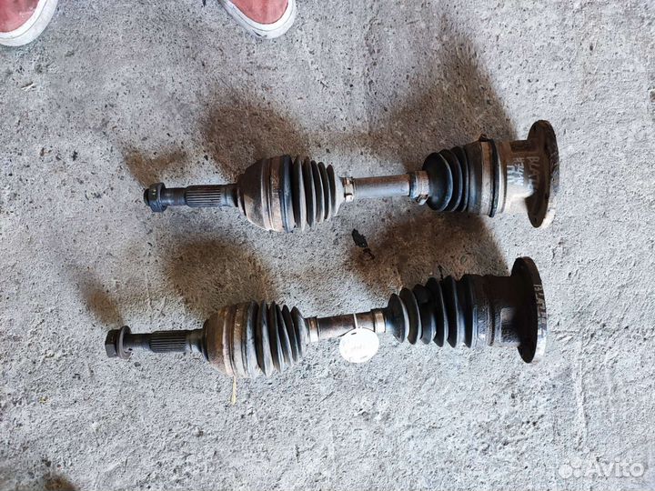 Привод передний левый Chevrolet Blazer