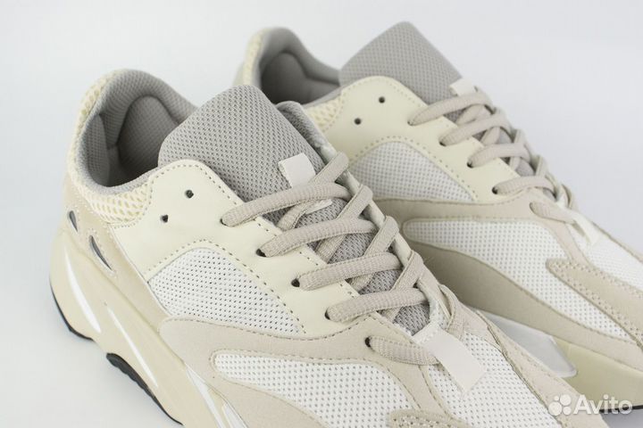 Кроссовки Adidas Yeezy Boost 700 v2 Analog new