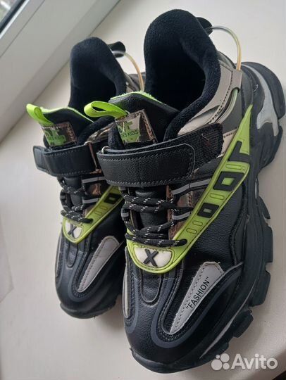 Кроссовки утеплённые