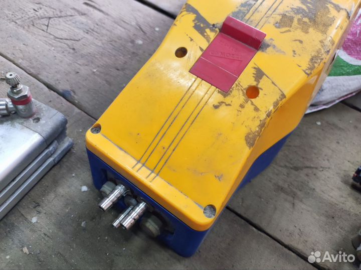 Пневмопедаль