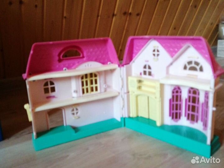 Маленький кукольный домик