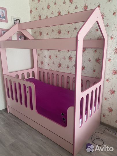 Детская кровать домик бу
