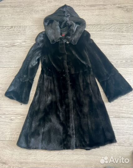 Шуба норковая с капюшоном 44