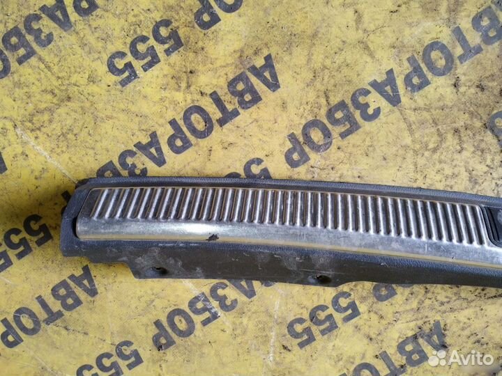 Audi A4 Обшивка багажника на заднюю панель