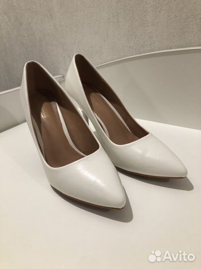 Туфли белые