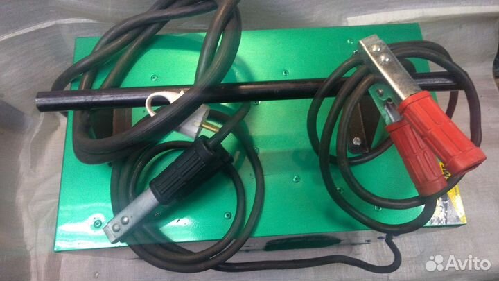 Зарядное (пусковое) устройство 12В