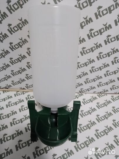 Чашечная поилка для кролика