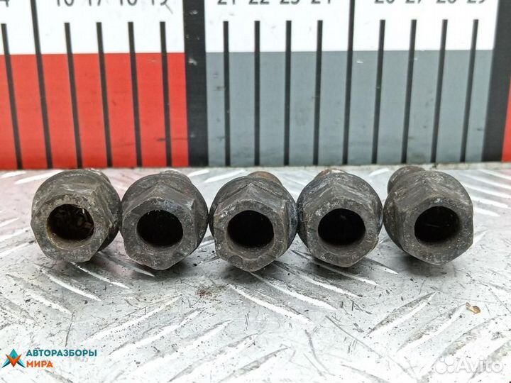 Болт колесный Audi A4 B7 2004 701601139B