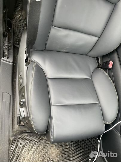 Передние сиденья Audi A8 d3