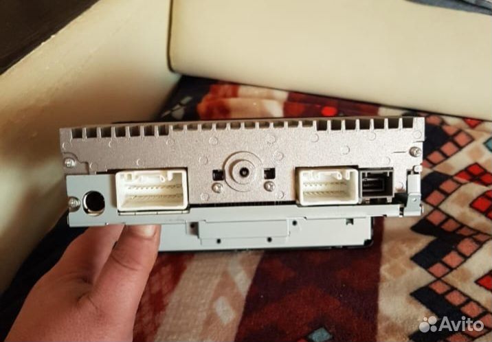 Штатную магнитолу Митсубиси Паджеро Спорт