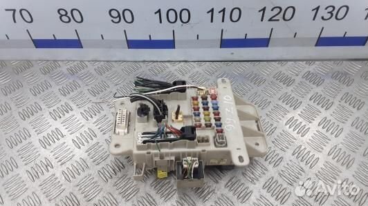 Блок предохранителей toyota RAV 4 ZCA2 (99Z10M102)