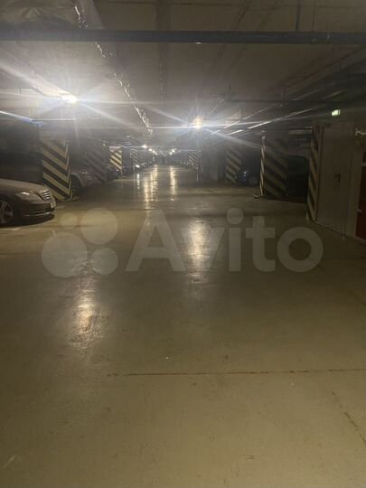 Машиноместо, 14 м²