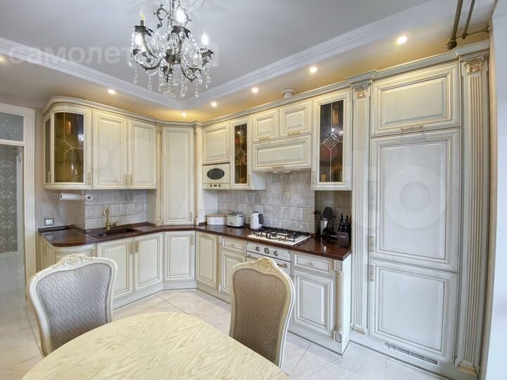 2-к. квартира, 72 м², 6/9 эт.