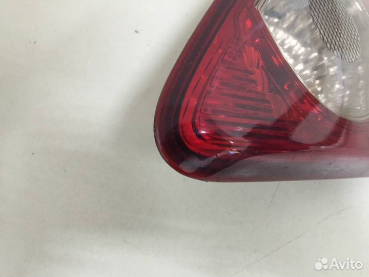 Фонарь задний внутренний правый Toyota Corolla E15