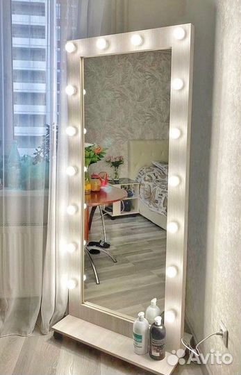 Гримерное зеркало с лампочками в полный рост