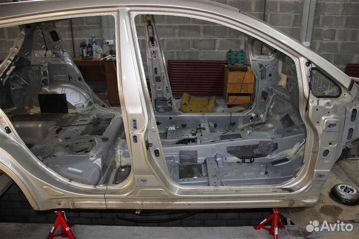 Порог правый Nissan Tiida C11 2007