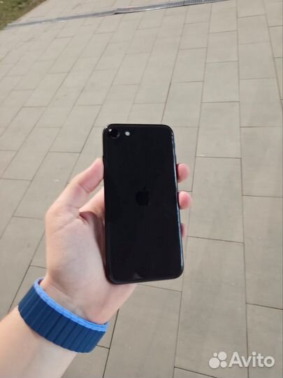 iPhone SE (2020), 64 ГБ