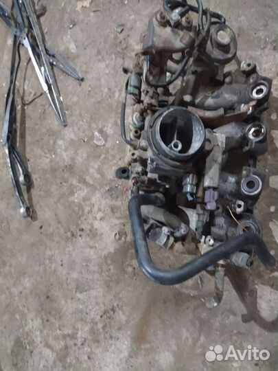 Коллектор впускной в сборе Ниссан Примера Р11