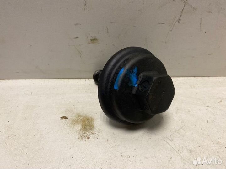 Крышка масляного радиатора Volkswagen Passat B3