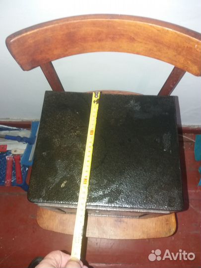 Сейф металлический