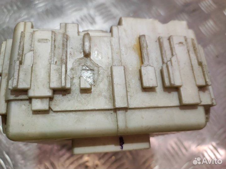 Блок предохранителей Toyota Corolla 10 E150 1.6