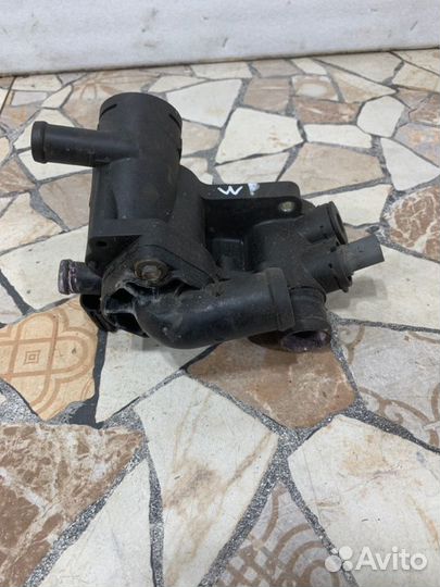 Корпус термостата Skoda Fabia хэтчбэк 1.4 BXW 2008