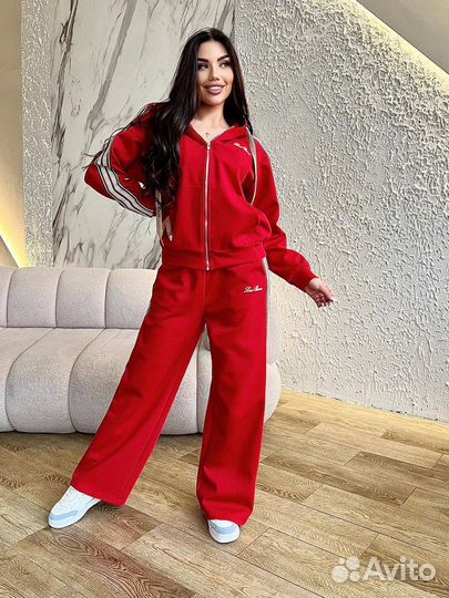 Костюм женский стильный спорт