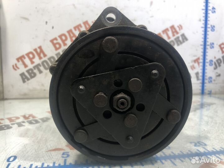 Фольксваген Гольф Компрессор кондиционера воздуха