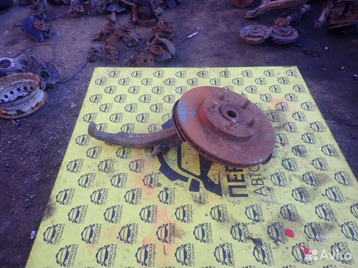 Кулак передний левый Honda CR-V 1996-2002