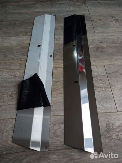 Зеркальная накладка на радиатор газ 31105 Волга