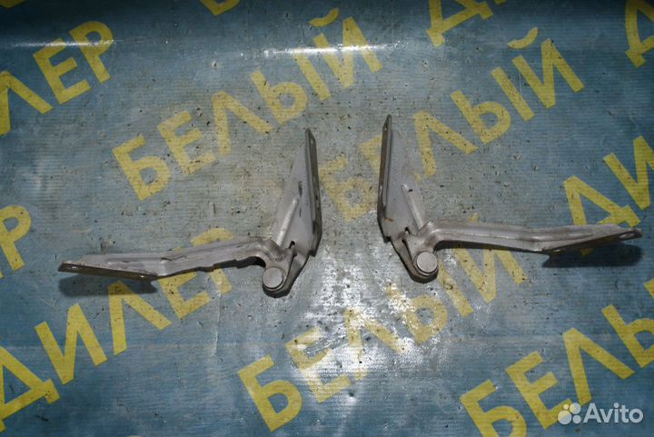 Петля капота Ford Focus 1