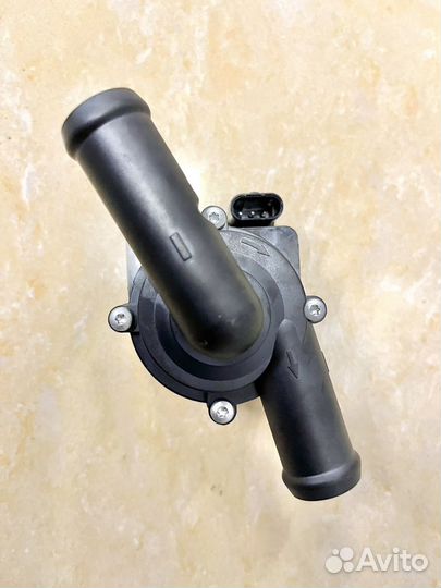 Дополнительная помпа отопителя Land Rover LR039070