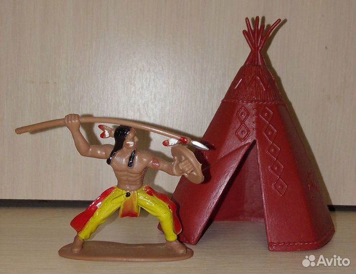 Фигурки индейцев