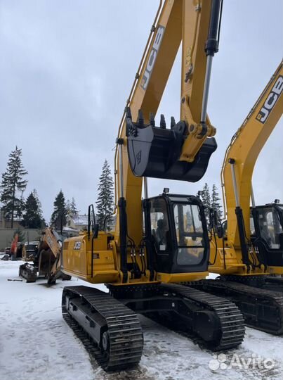 Машинист экскаватора JCB