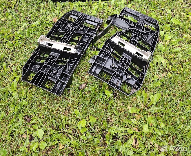 Основание подножки Brp G2