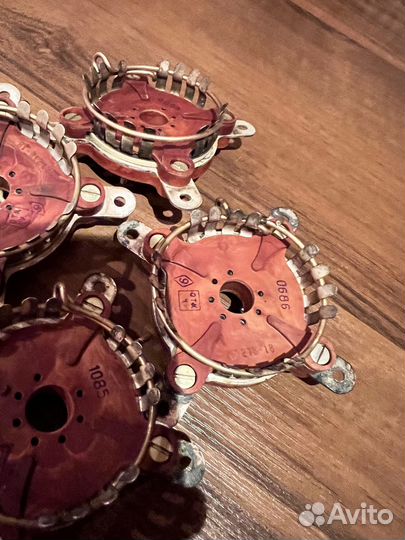 Панельки для ламп гу- 74Б.84б.гми7