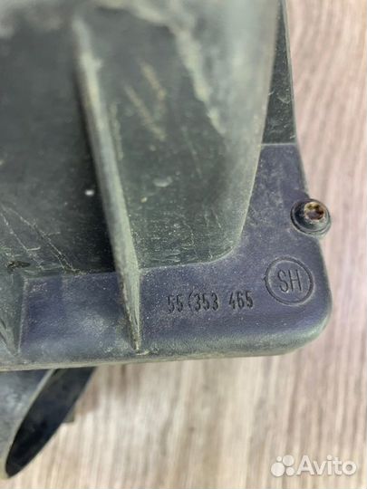 Корпус воздушного фильтра Opel Zafira B Z16XE1