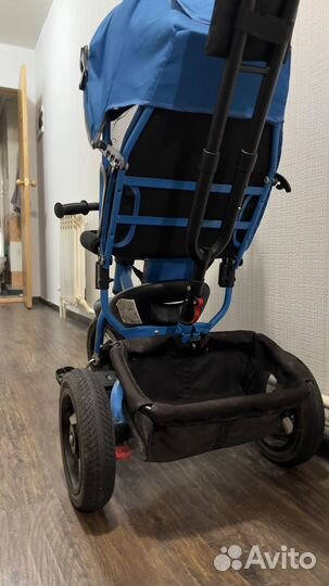 Детский трехколесный велосипед с ручкой