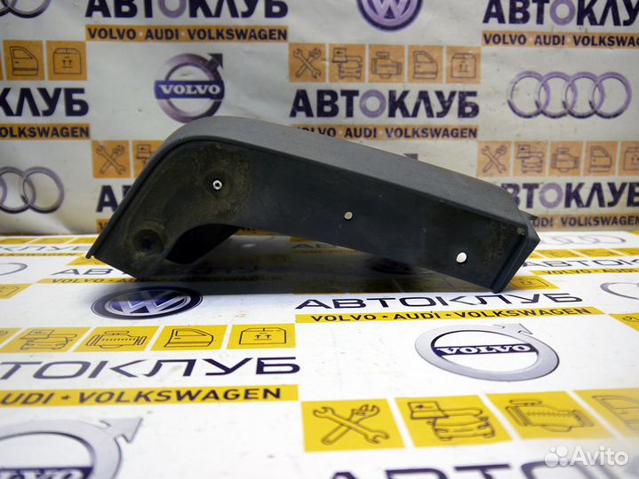 Порог пластиковый правый передний Вольво XC90