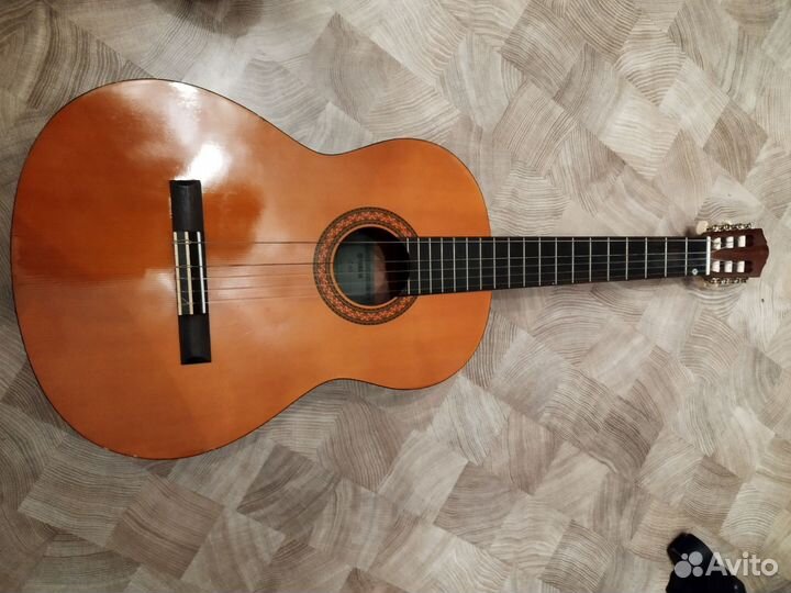 Классическая гитара yamaha c40