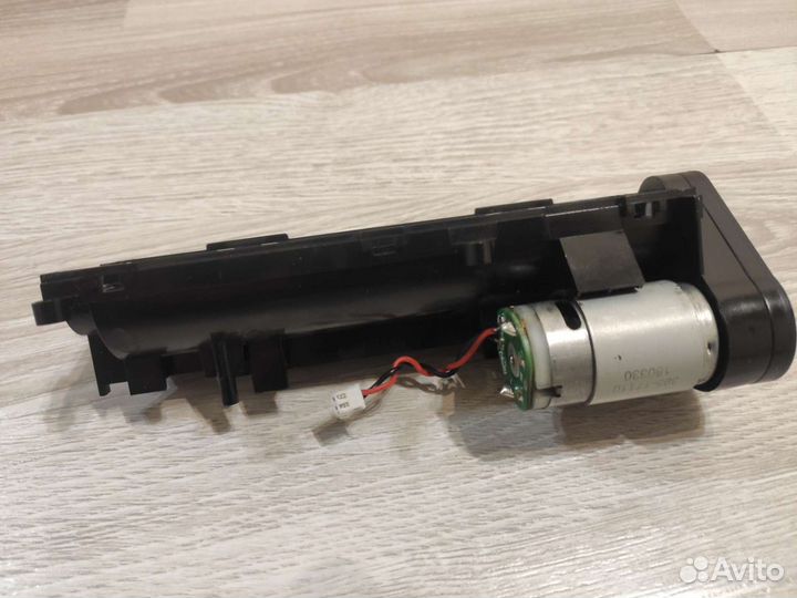 Запчасти для роботов пылесосов