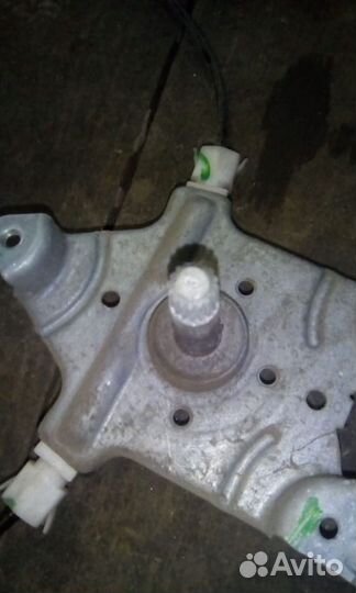 Стеклоподъемник задний левый правый Primera P11