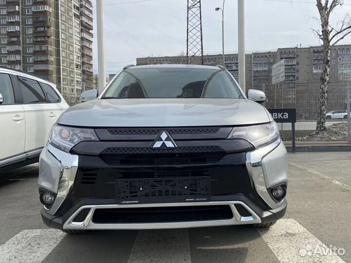Mitsubishi Outlander 2.0 CVT, 2022