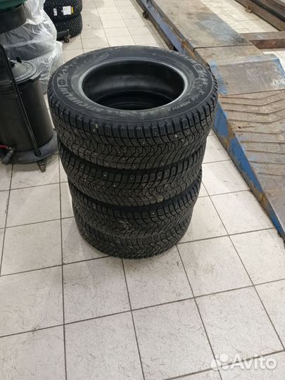 Michelin X-Ice North 3 215/65 R16 102T