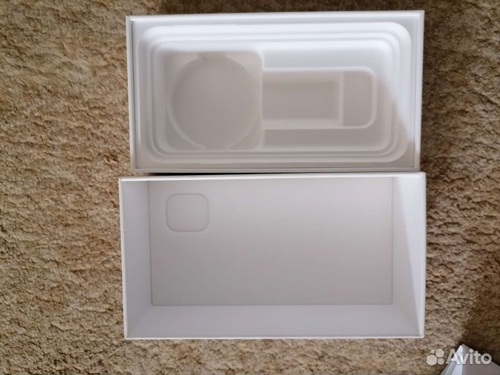 Коробка от iPhone