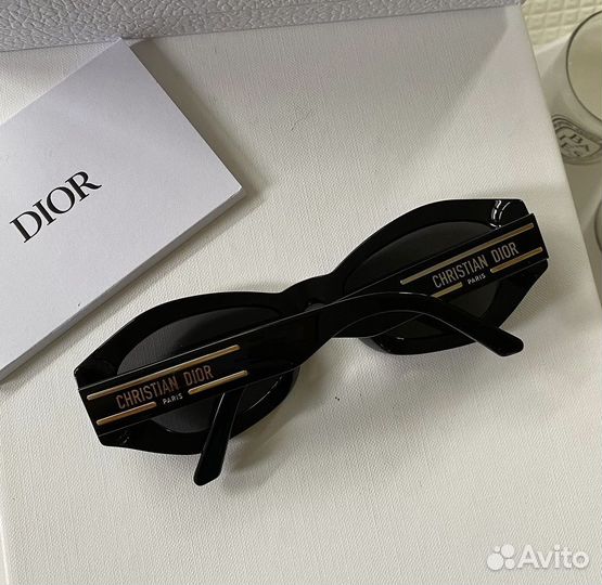 Солнцезащитные очки Christian Dior
