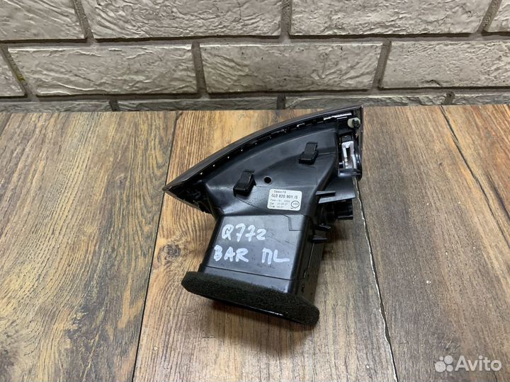 Audi Q7 (4L) Дефлектор воздушный LH